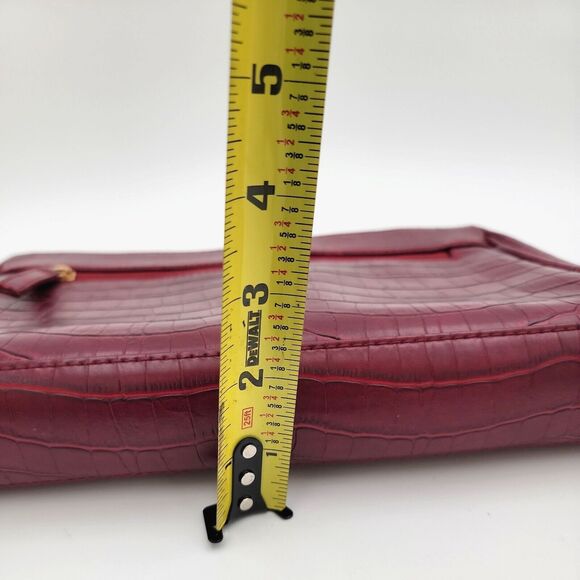 Red Clutch MATCHING SET Faux Leather Alligator Gold Hardware w/ Coin Purse EUC - Picture 9 of 13